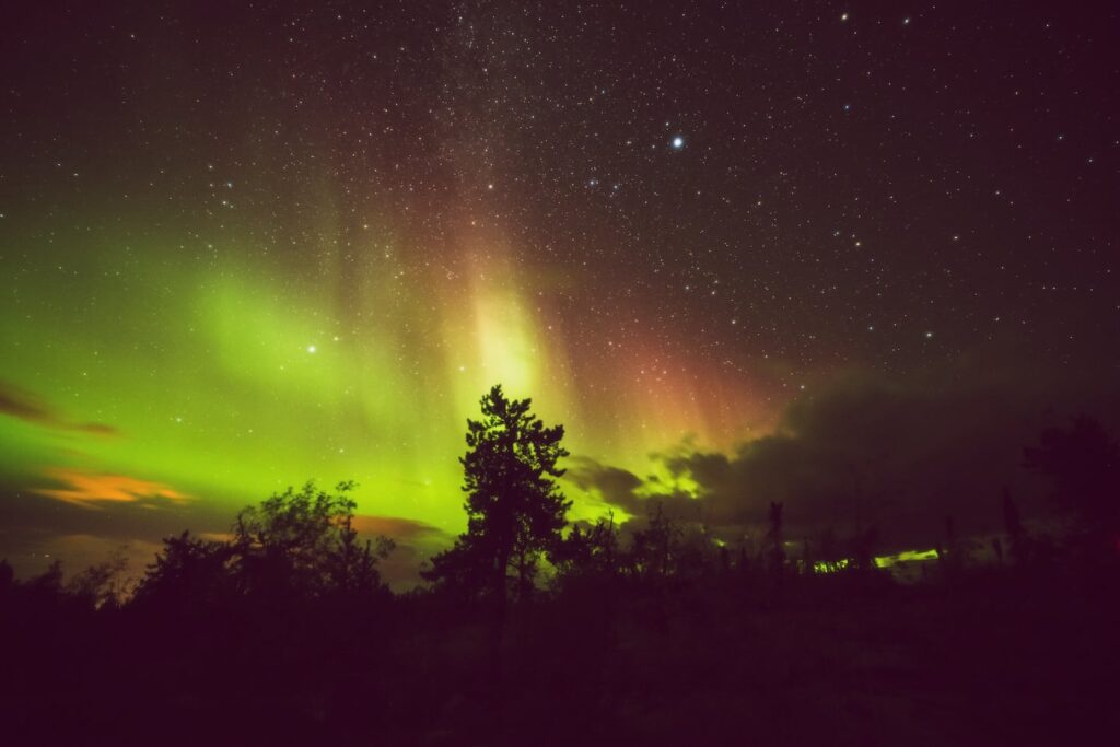 Home 19 Wakaw Lake northern lights stars